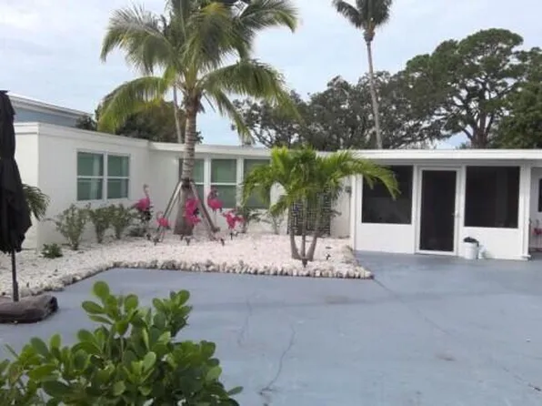 24519 Dolphin St, Bonita Springs, FL 34134