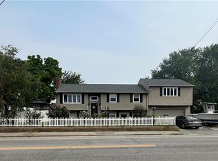 345 Sandy Ln, Warwick, RI 02889