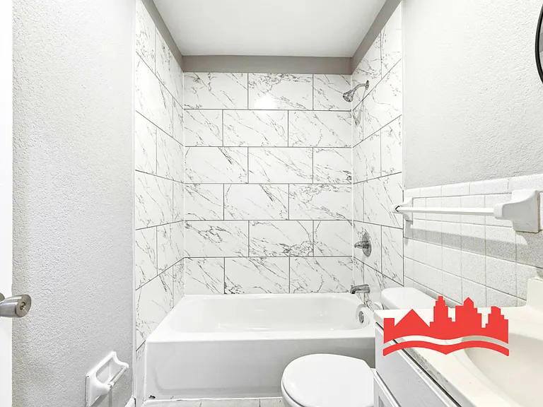 3230 Sweet Springs Dr — Photo 21