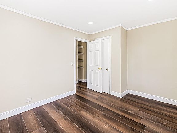 5th image of 723 21st St #B