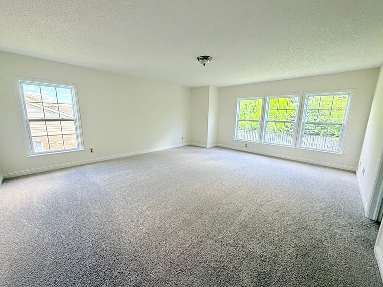 2946 Heirloom Ln — Photo 25