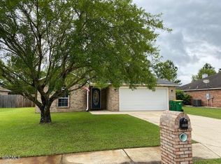 13121 Sunview Cv, Ocean Springs, MS 39565