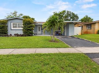 121 SW 28th Ter, Fort Lauderdale, FL 33312