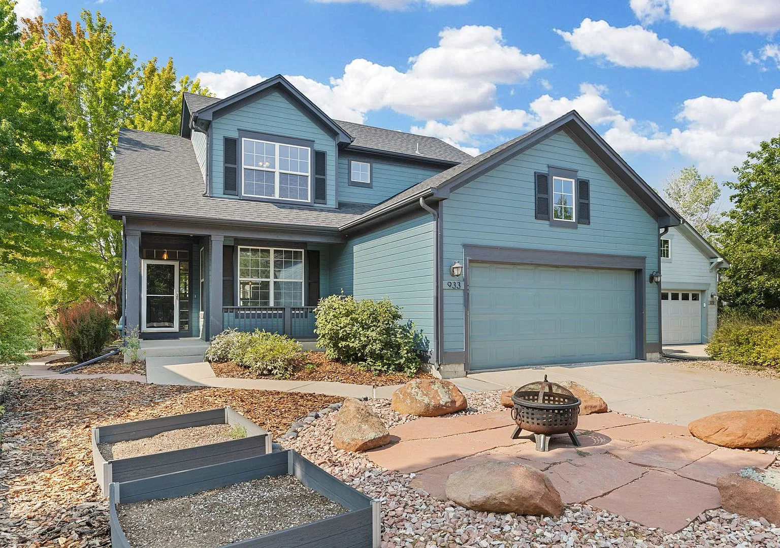 Beautifully Updated 4 Bedroom House Available in Longmont--Great Neighborhood! — Photo 3