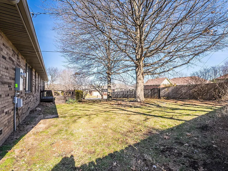 1868 S White Oak Ave — Photo 36