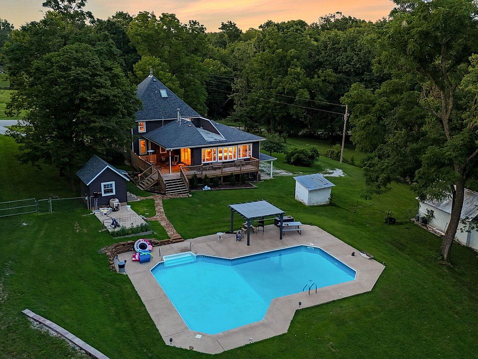 1st image of 3060 W Ellison Drive