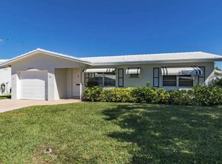 718 SW Lake Ct, Boynton Beach, FL 33426