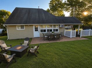 16 Crabtree Dr, Levittown, PA 19055