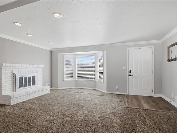 3rd image of 639 E Calnette Dr