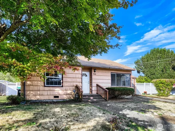910 NE 113th Street, Seattle, WA 98125