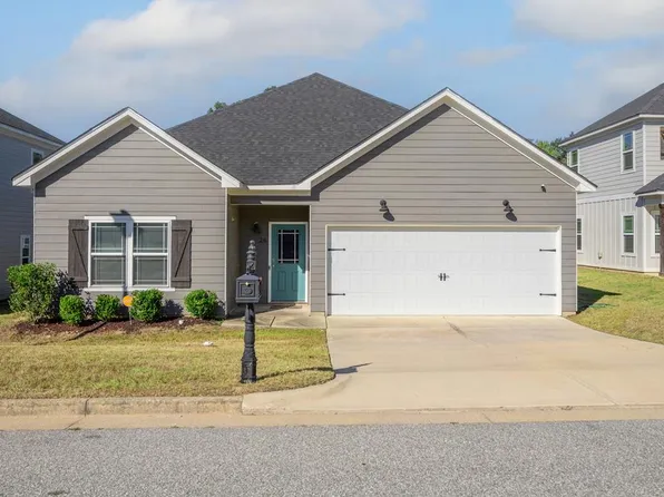 26 Vineyard Dr, Phenix City, AL 36869