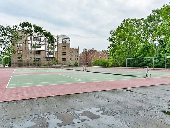 4th image of 166 Pearsall Dr APT 1H