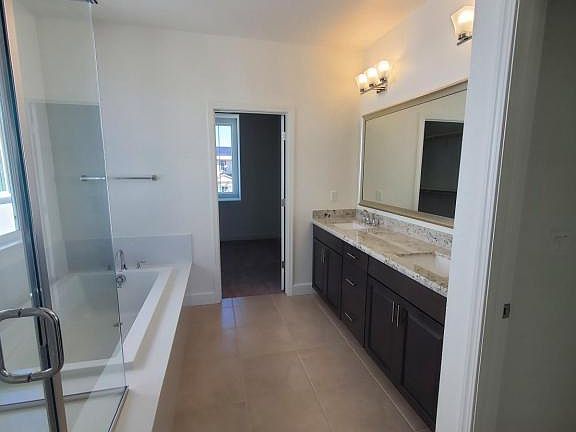 3rd image of 5937 Roselee Way Unit B
