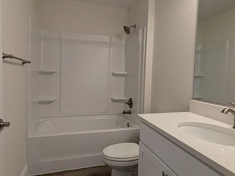 214 E Caldwell Dr — Photo 14