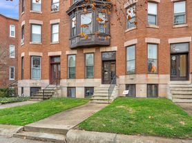 2935 North Calvert Street, 2R