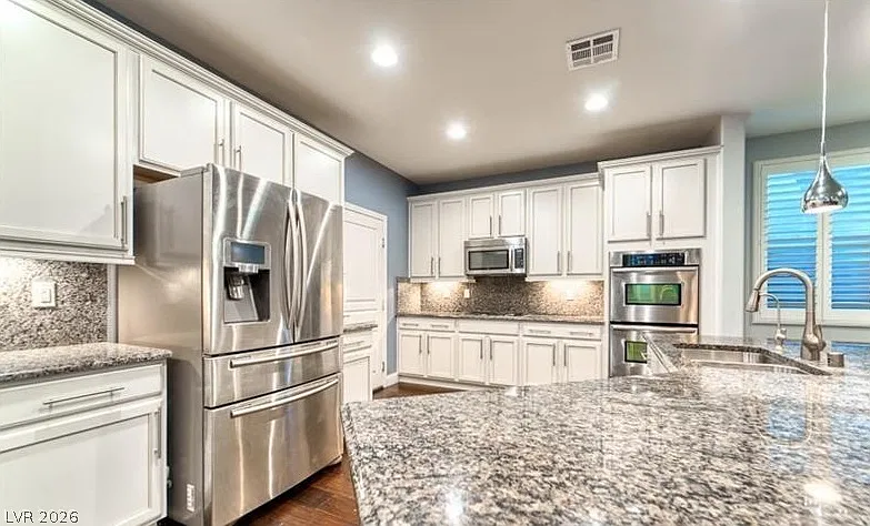 4 bed, 3.5 bath, 2919 sqft, $3,300 — Photo 4