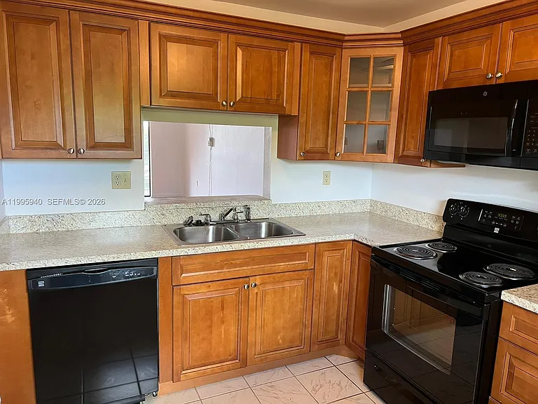 1800 SW 81st Ave #1400 — Photo 5