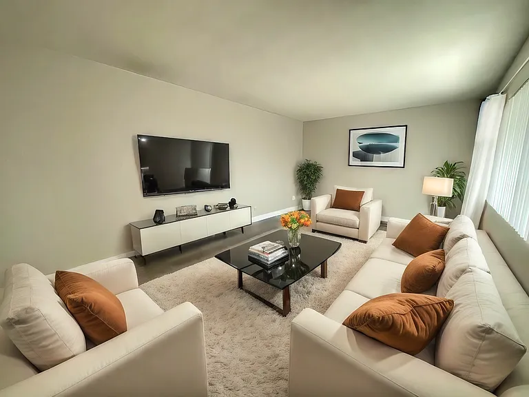 150 E Alvarado St #9 — Photo 1
