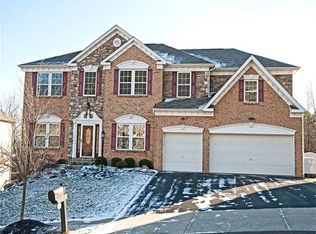 8024 Maureen Dr, Cranberry Twp, PA 16066