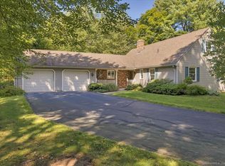 102 Acer Dr, Middletown, CT 06457