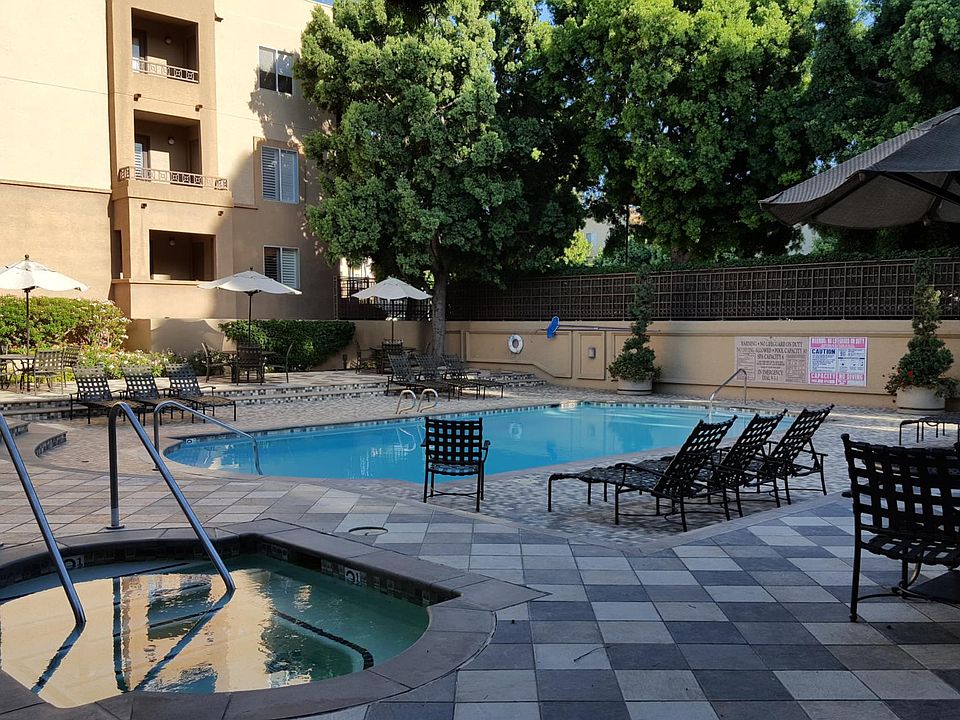 pool and jacuzzi