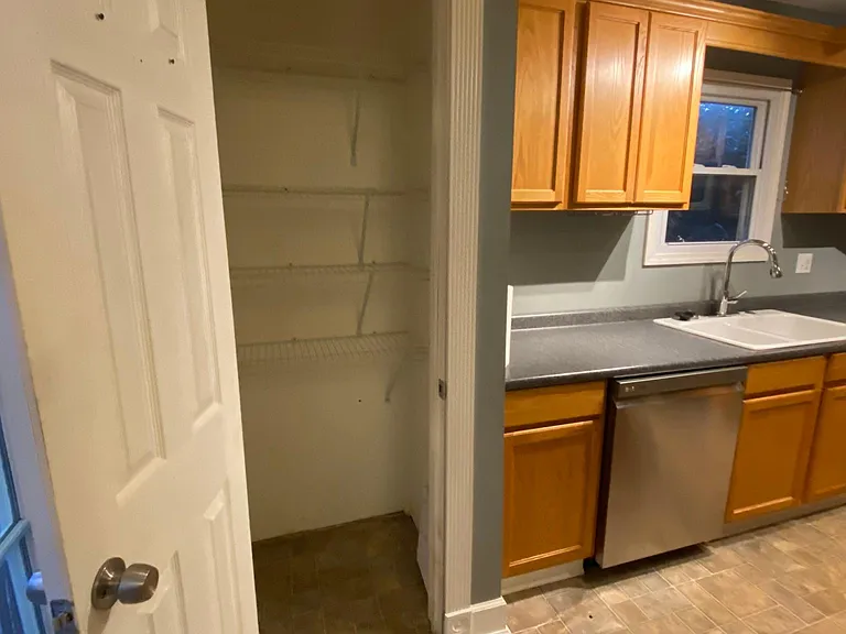 553 Bradley St — Photo 12