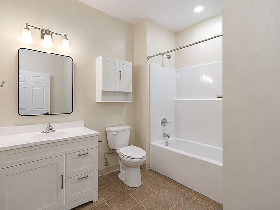 3rd image of 215 Huseth St #123