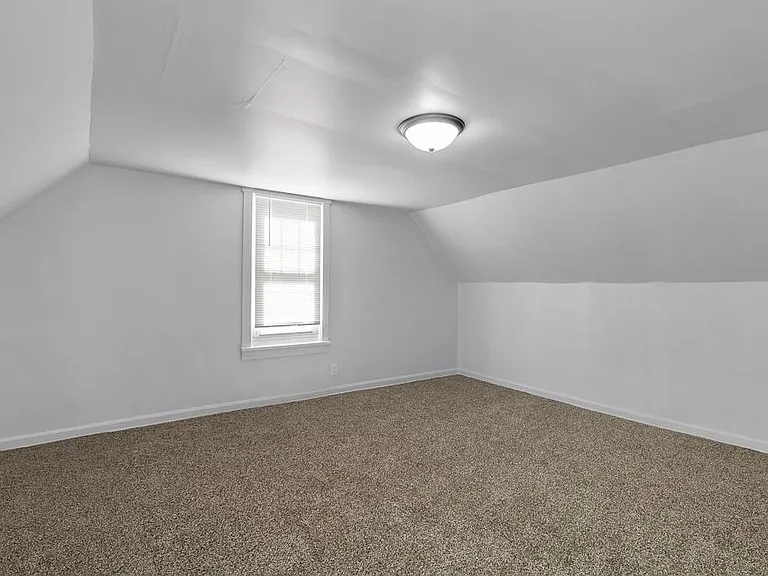 1378 Cherry Ave NE — Photo 17