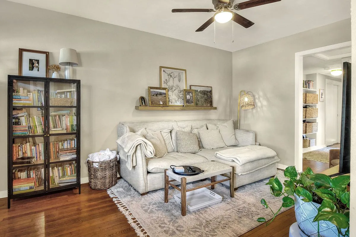 2 bed, 1.0 bath, 800 sqft, $1,795 — Photo 3