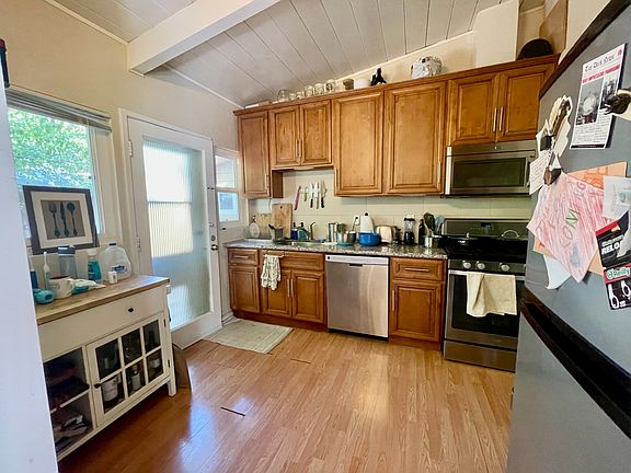 3rd image of 649 Ashton Ave