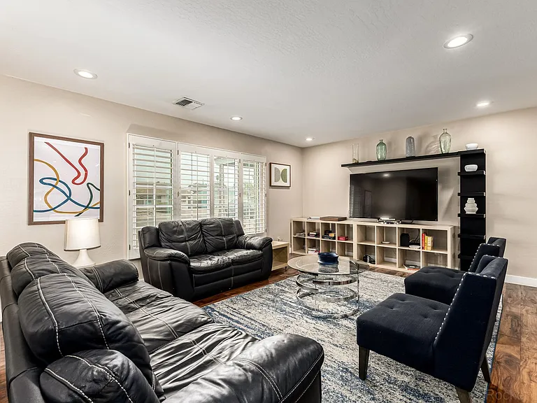 8719 E Osborn Rd — Photo 1