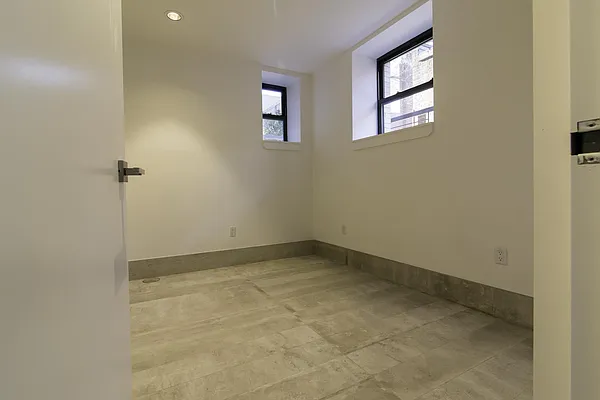 Rented by Nooklyn NYC LLC | media 32