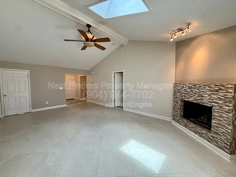 1695 Evans Dr S — Photo 7