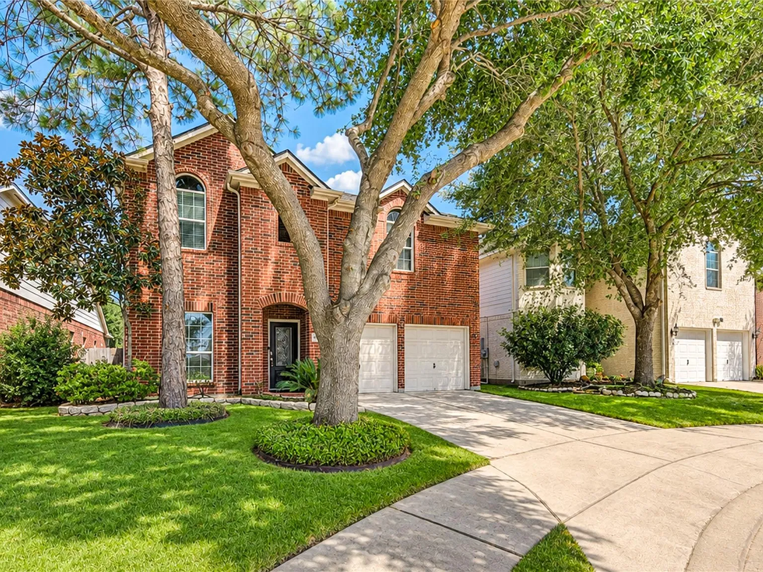 4 bed, 2.5 bath, 2608 sqft, $2,950 — Photo 3