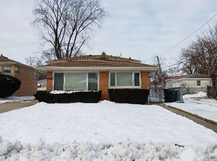 9542 Tripp Ave, Skokie, IL