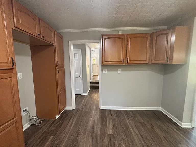 8280 Chippingham Dr — Photo 9