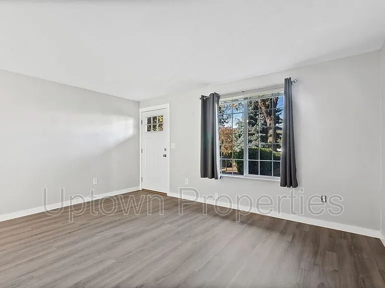 6834 N Richmond Ave — Photo 5