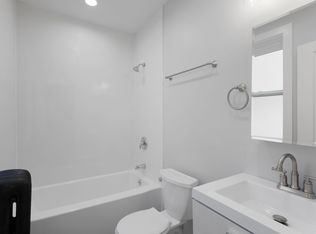 7381 N Damen Ave APT 2E, Chicago, IL 60645