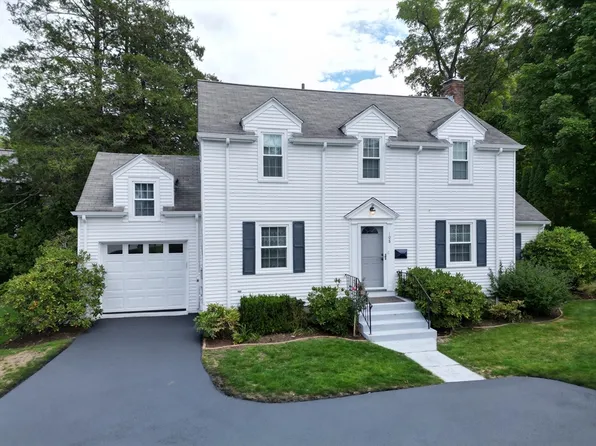 108 Glen Ave #108, Newton Center, MA 02459