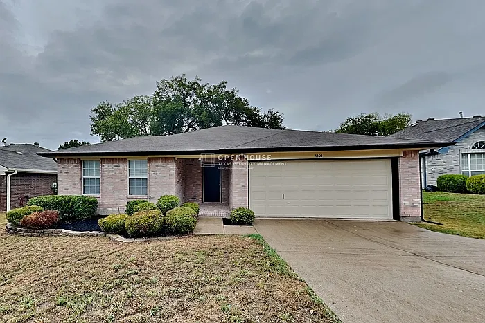 4405 Baccarat Dr
