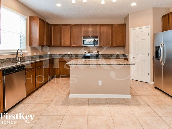 5th image of 12177 Evans Oak Ct