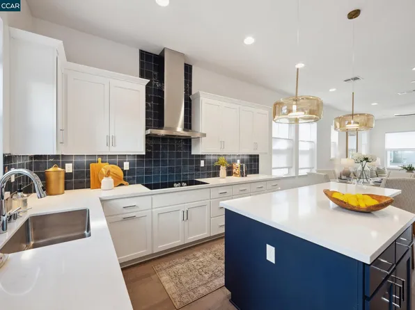 555 Madison St, Petaluma, CA 94952