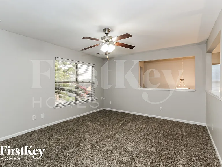 2045 Kensington Ct — Photo 9