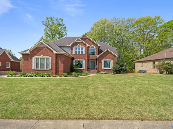 124 Clear Springs Cir, Hazel Green, AL 35750