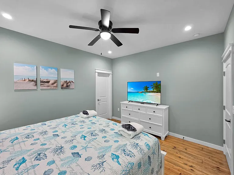 1032 Sunset Cir W — Photo 31