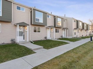 5425 N Pensacola Cres SE #60, Calgary, AB T2A 2G7