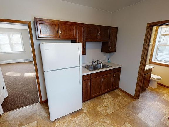 4th image of 206 19 1/2 Ave N #1