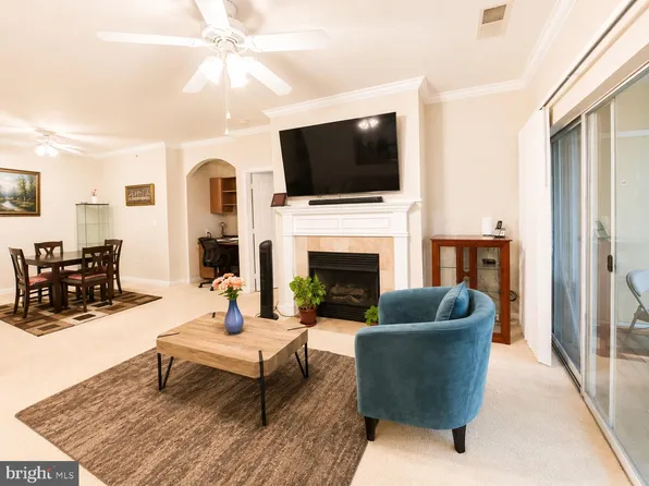 13503 Kildare Hills Ter APT 404, Germantown, MD 20874