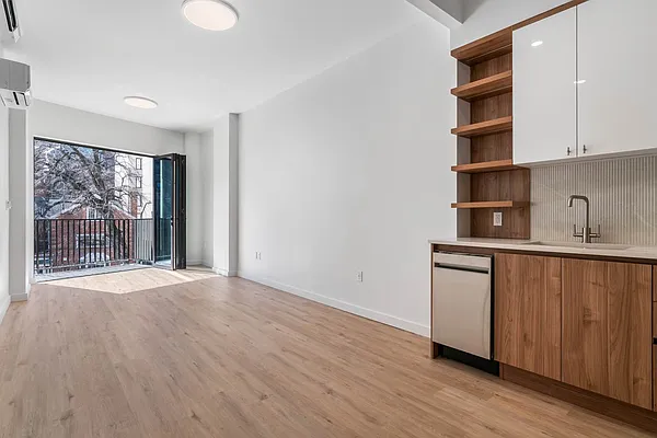 Rented by EXR | media 5