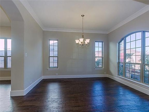 5th image of 813 Orleans Dr